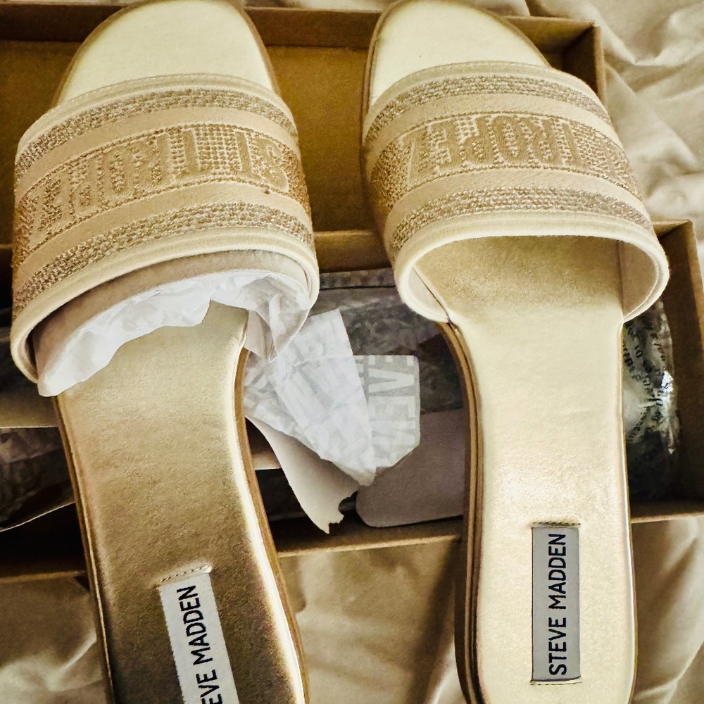 Steve Madden slides